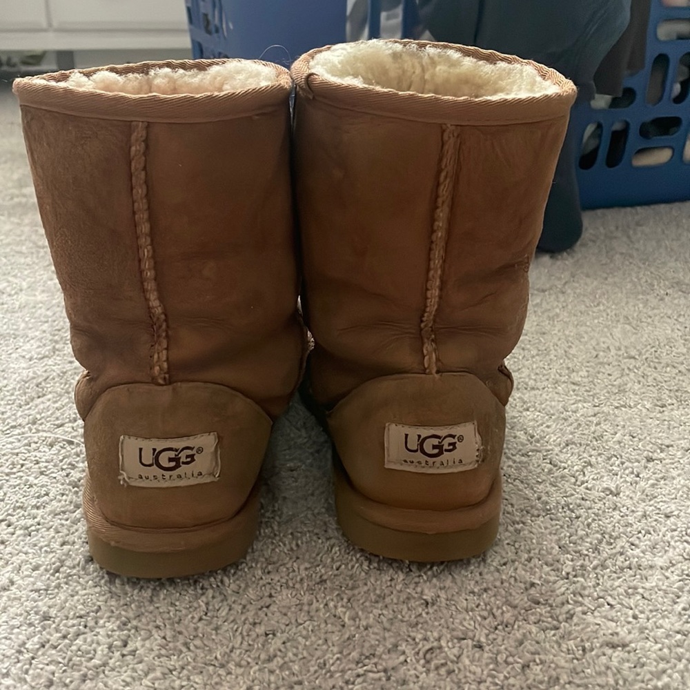 Kids chestnut colored UGG boots